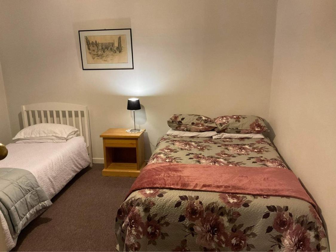 Bungalow On Centre Apartment Invercargill Bagian luar foto