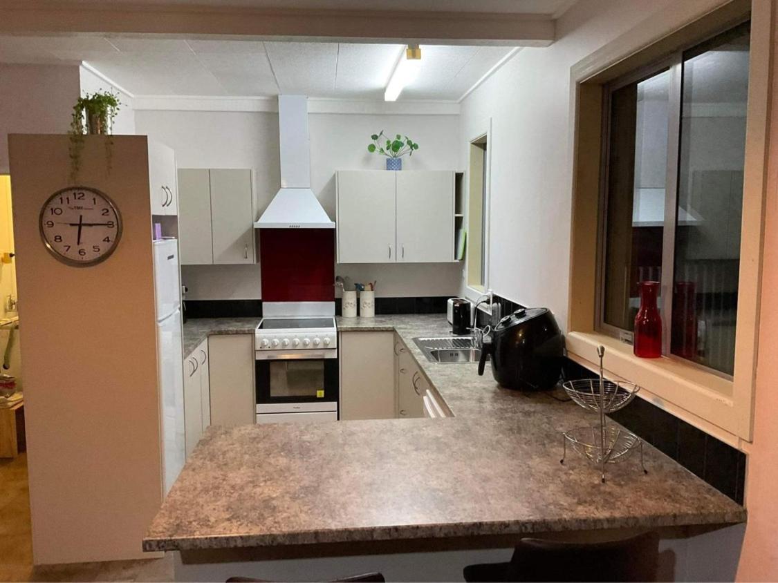 Bungalow On Centre Apartment Invercargill Bagian luar foto