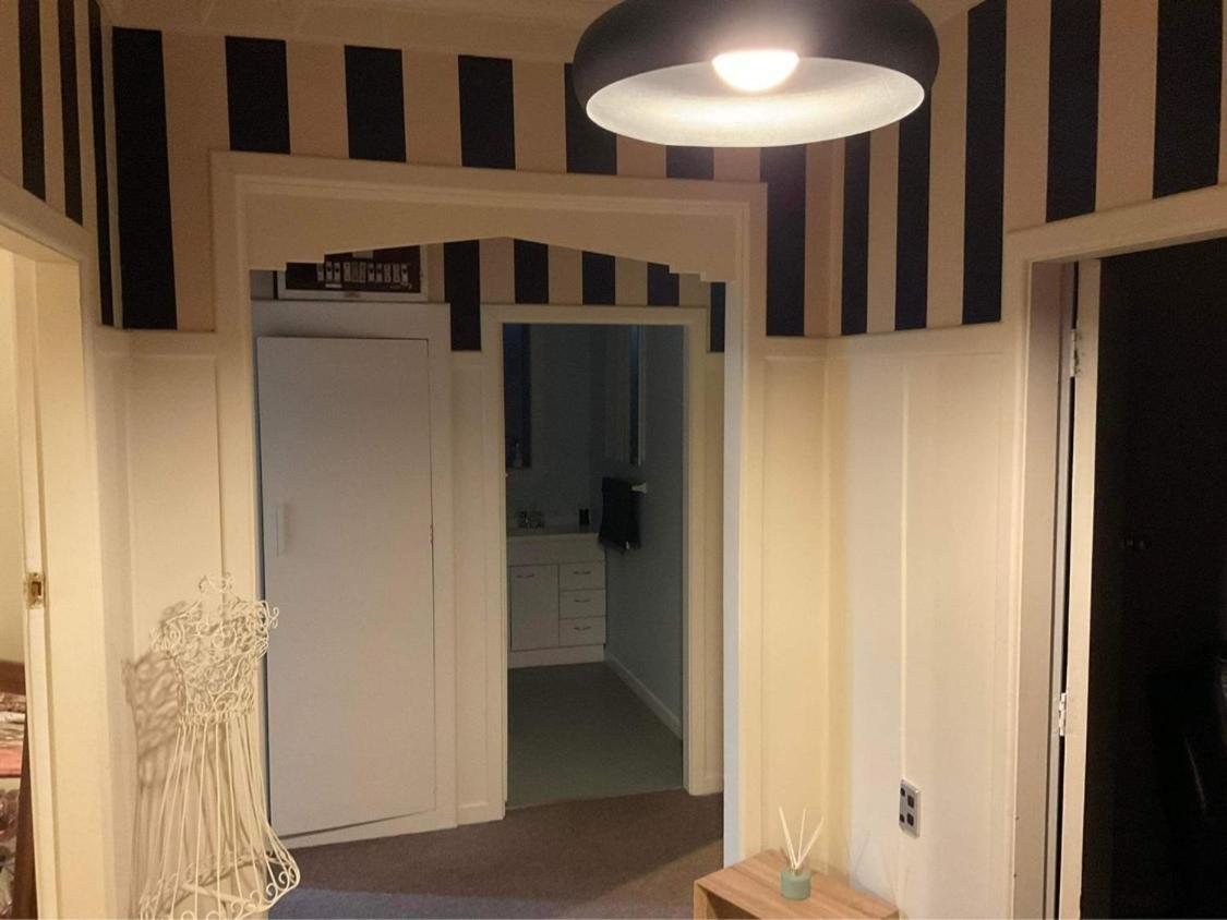 Bungalow On Centre Apartment Invercargill Bagian luar foto