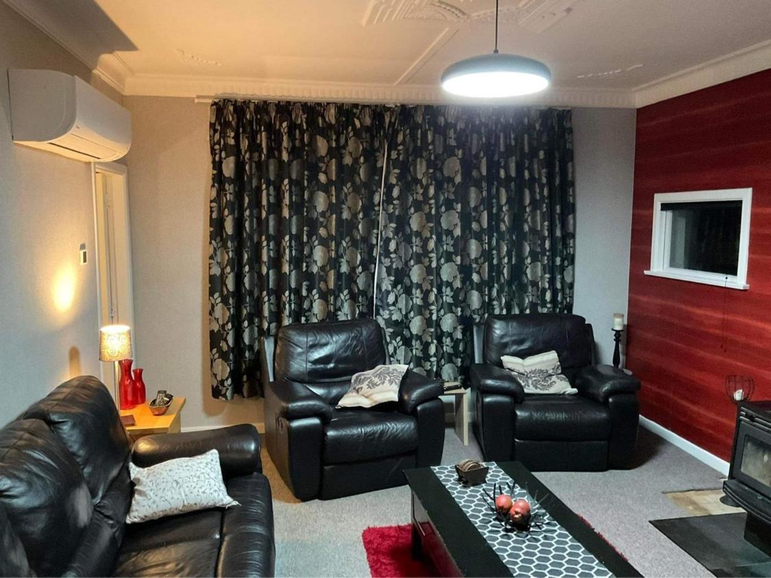 Bungalow On Centre Apartment Invercargill Bagian luar foto