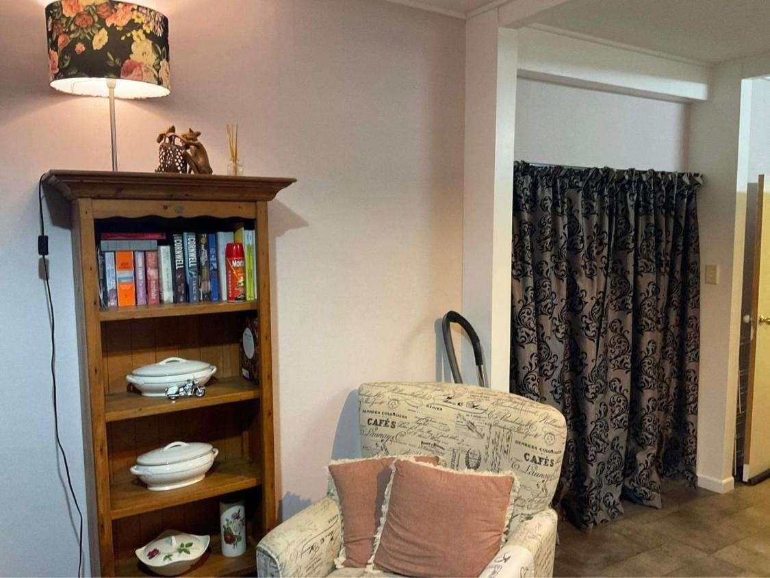 Bungalow On Centre Apartment Invercargill Bagian luar foto