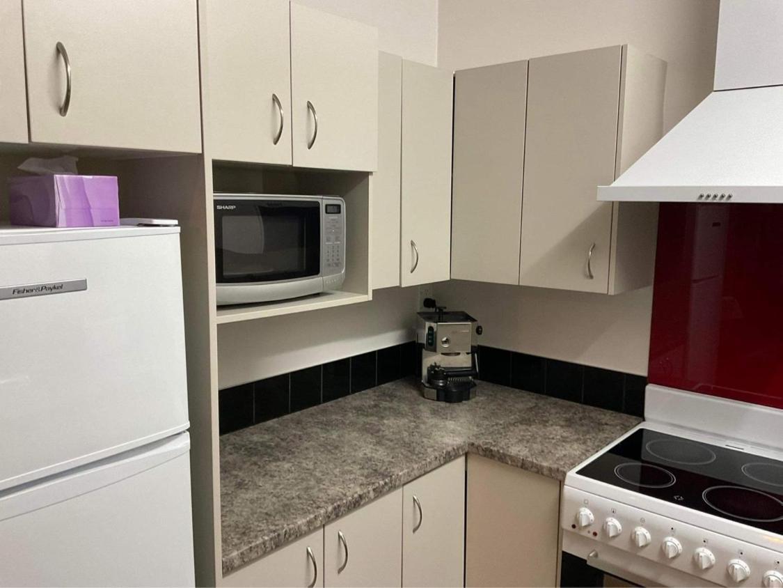 Bungalow On Centre Apartment Invercargill Bagian luar foto