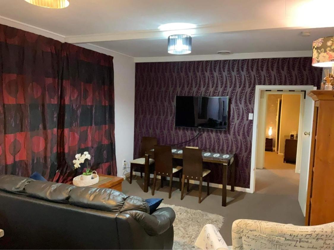 Bungalow On Centre Apartment Invercargill Bagian luar foto