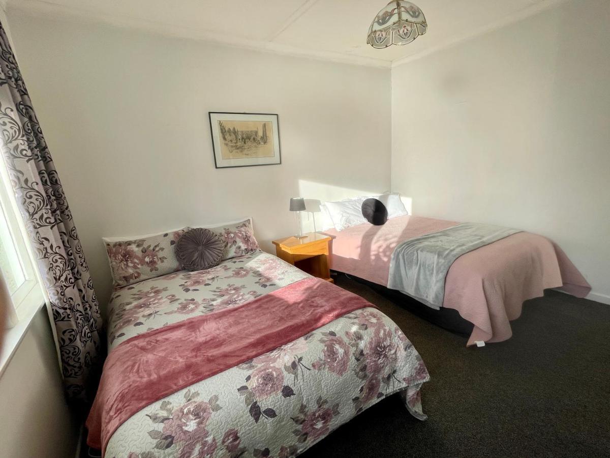 Bungalow On Centre Apartment Invercargill Bagian luar foto