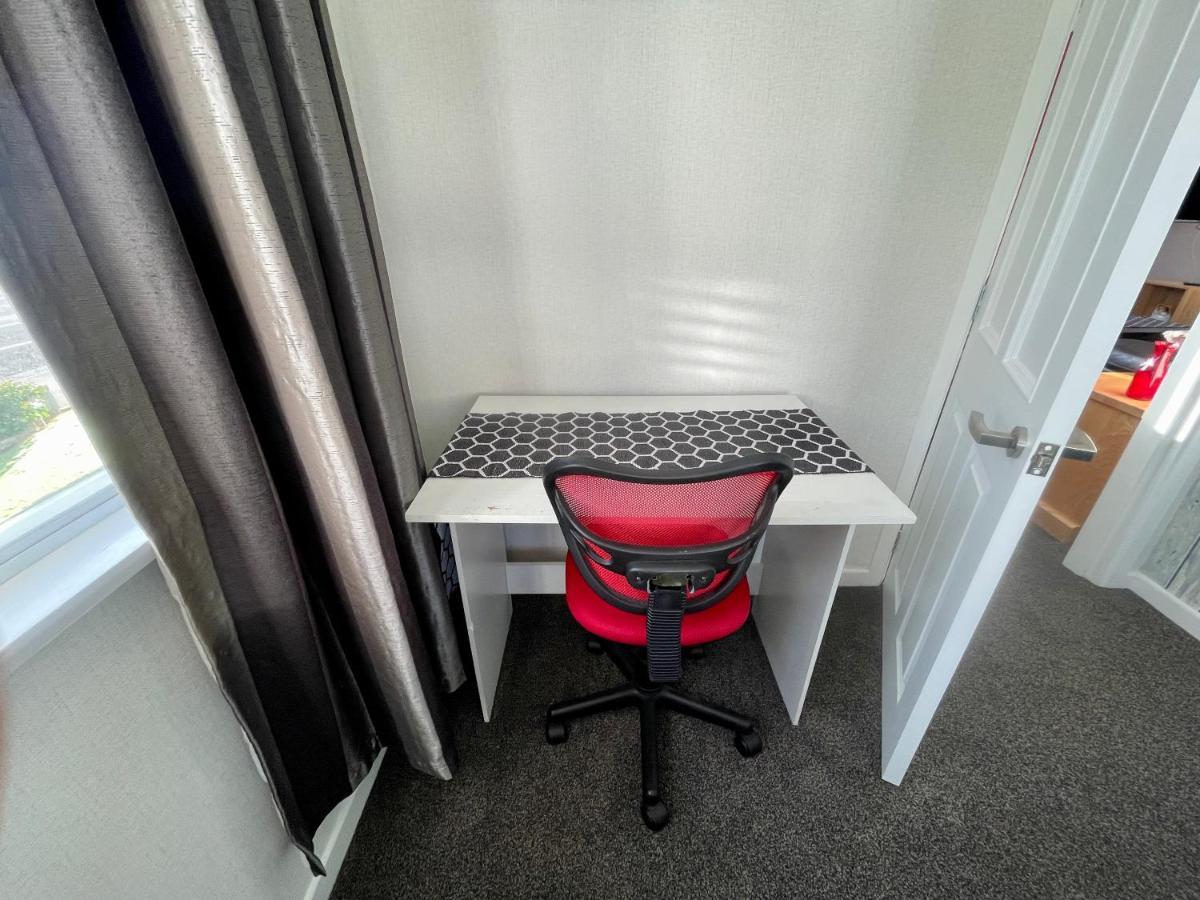 Bungalow On Centre Apartment Invercargill Bagian luar foto