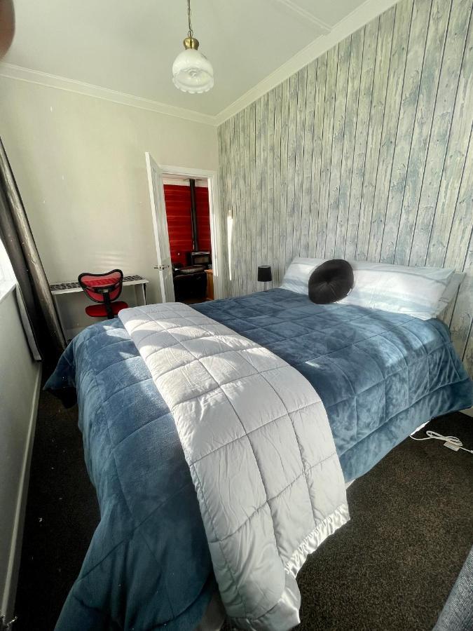 Bungalow On Centre Apartment Invercargill Bagian luar foto